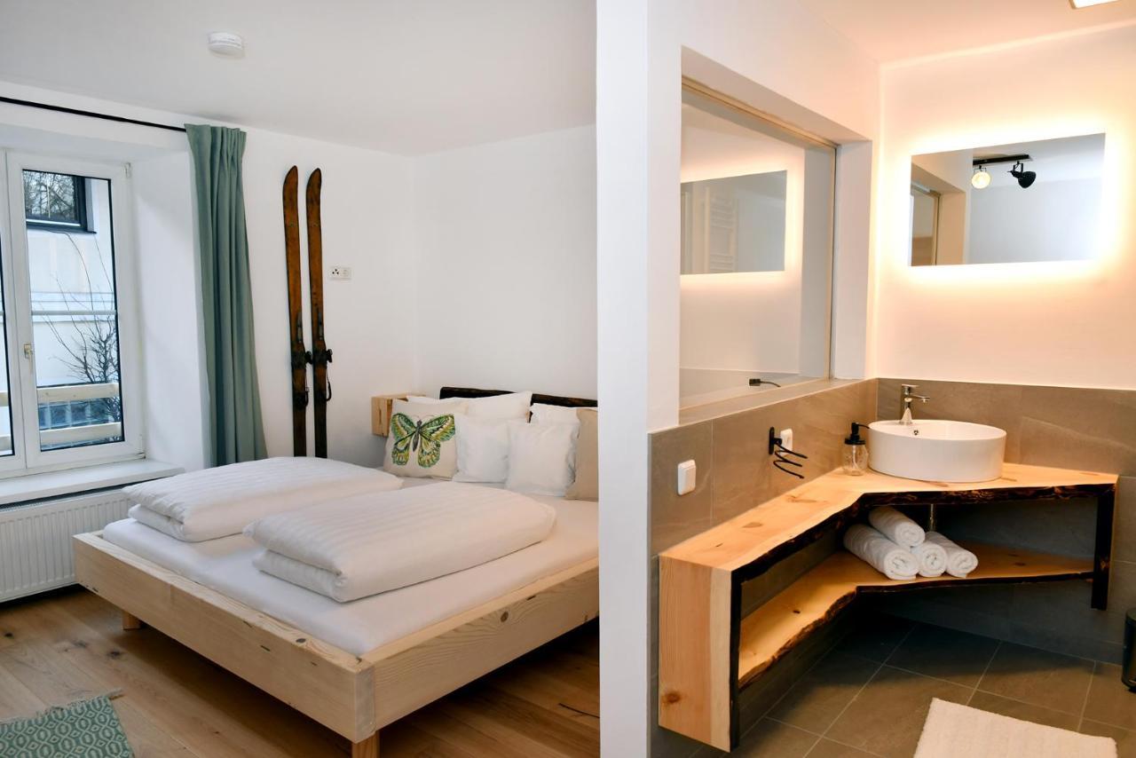 아드몬트 Gastehaus Zeitraum B&B 외부 사진