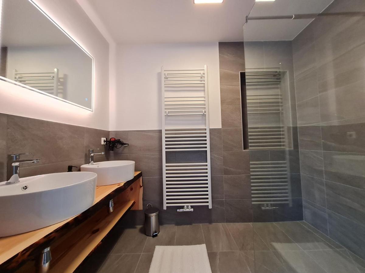 아드몬트 Gastehaus Zeitraum B&B 외부 사진