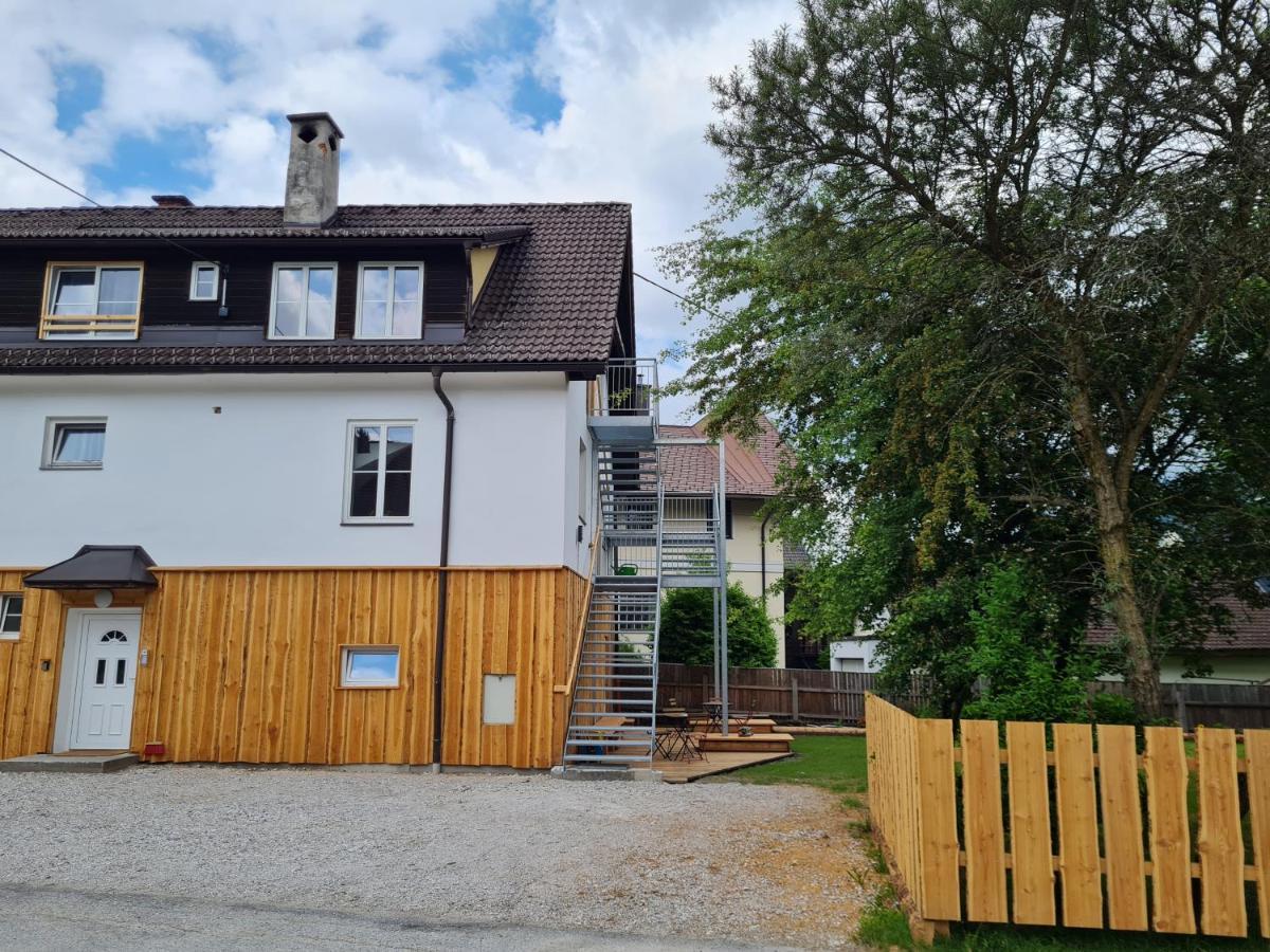 아드몬트 Gastehaus Zeitraum B&B 외부 사진