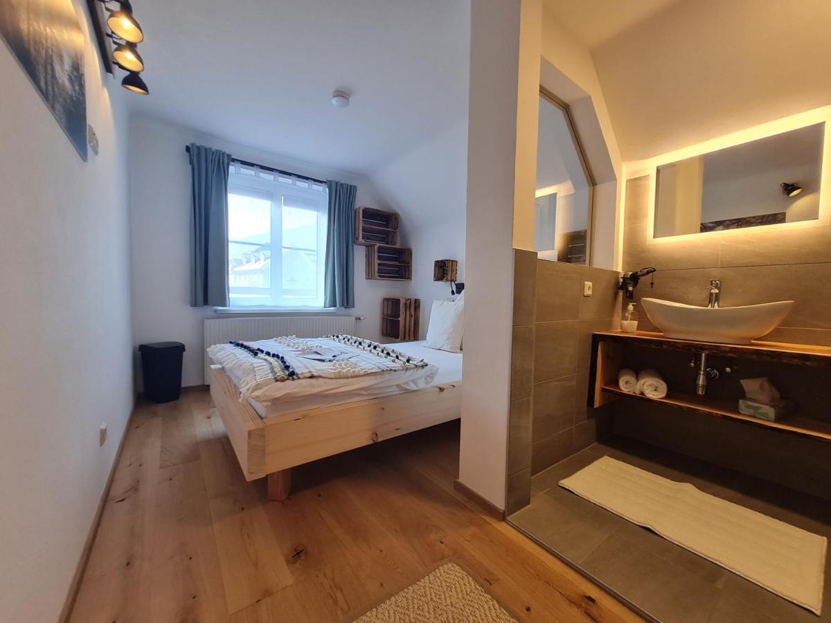 아드몬트 Gastehaus Zeitraum B&B 외부 사진