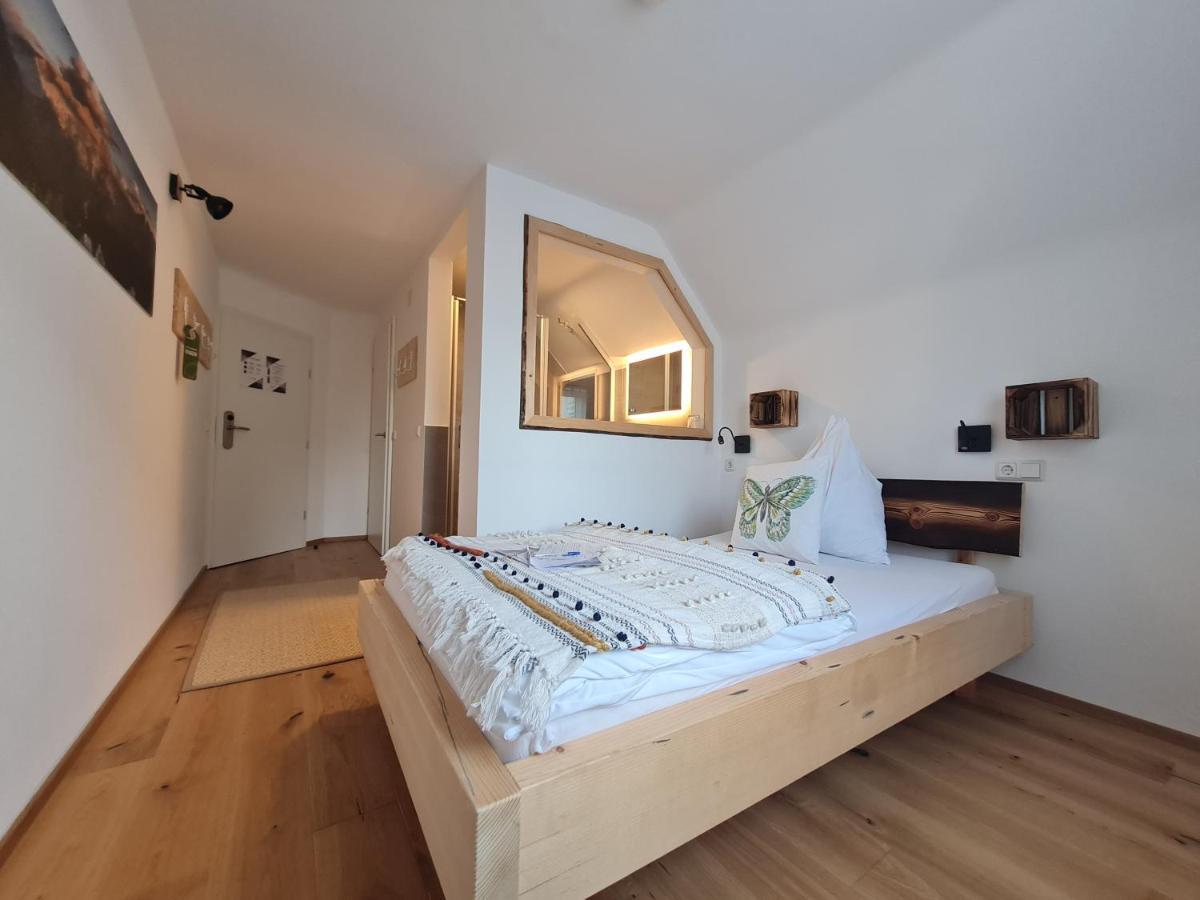 아드몬트 Gastehaus Zeitraum B&B 외부 사진