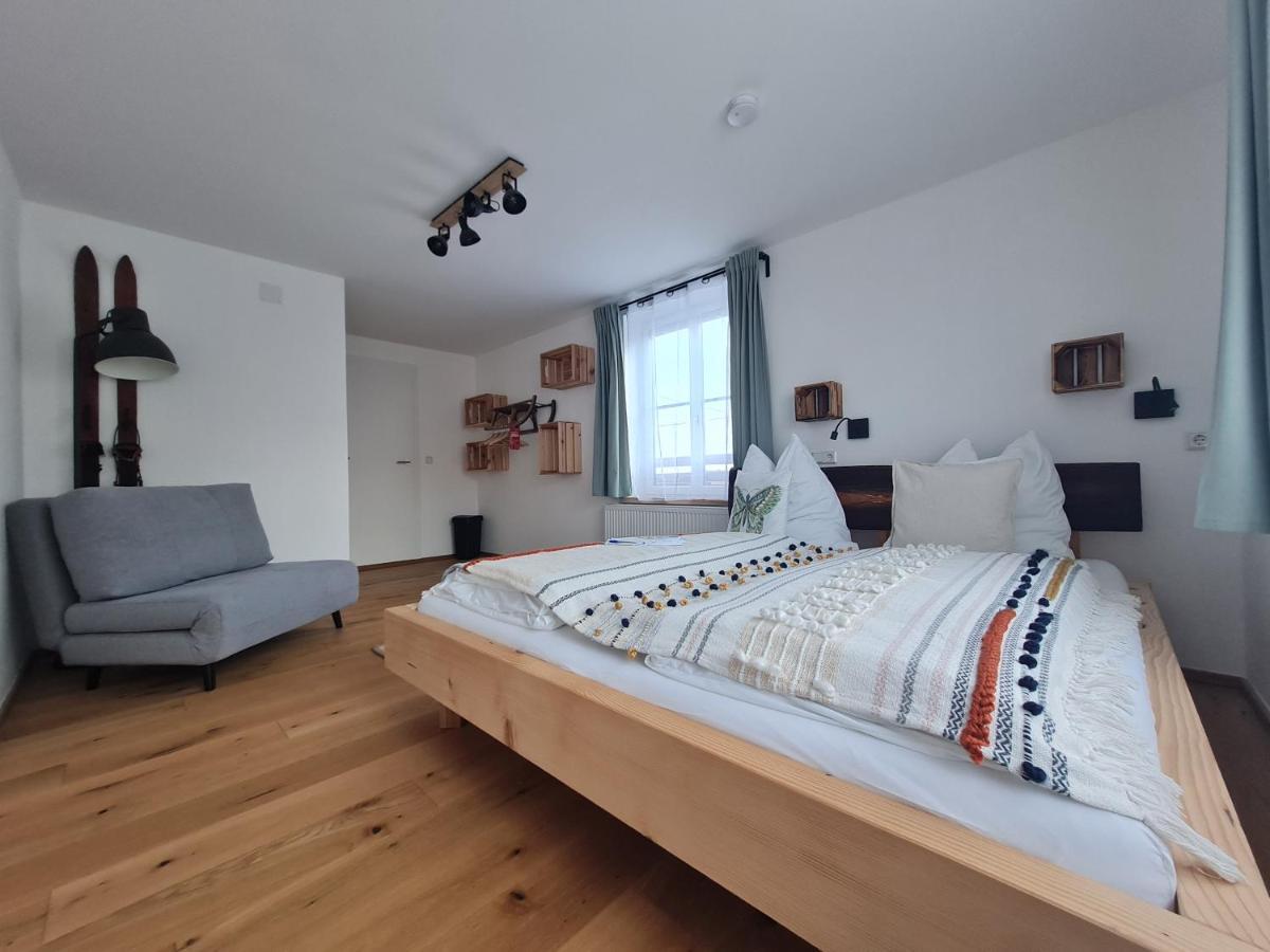 아드몬트 Gastehaus Zeitraum B&B 외부 사진