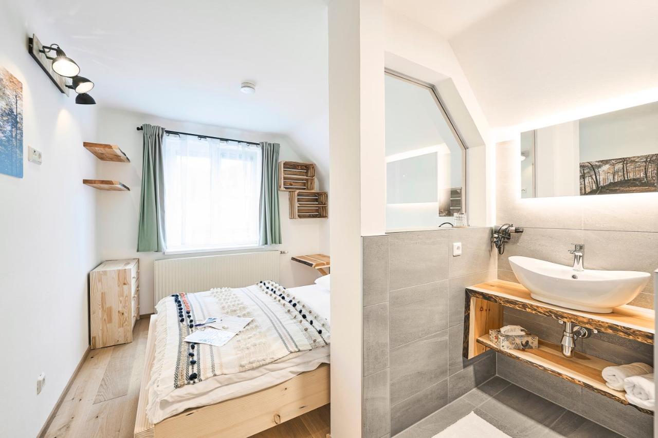아드몬트 Gastehaus Zeitraum B&B 외부 사진