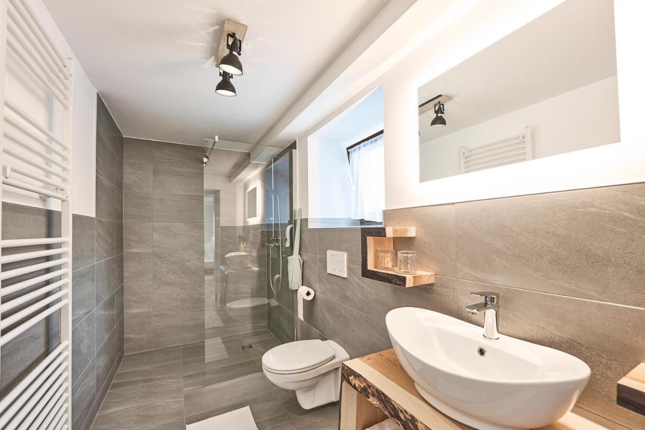 아드몬트 Gastehaus Zeitraum B&B 외부 사진